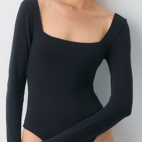 Aritzia Black Square Neck Bodysuit - Picture 2 of 4